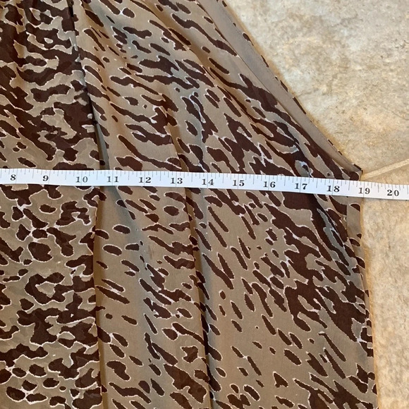 Walter Baker Animal Print sleeveless blouse Large olive green - Picture 5 of 12